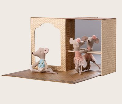Ballet Mice in Dance Studio, Little Sister and Brother #17-5105-00