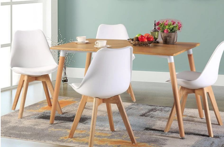 A Set of 4pcs Dining Chair with Solid Beech Wood Legs for Dining Room