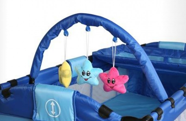 Foldable Baby Cot with Play Bar and 3 Detachable Toys for Comfort and Entertainment