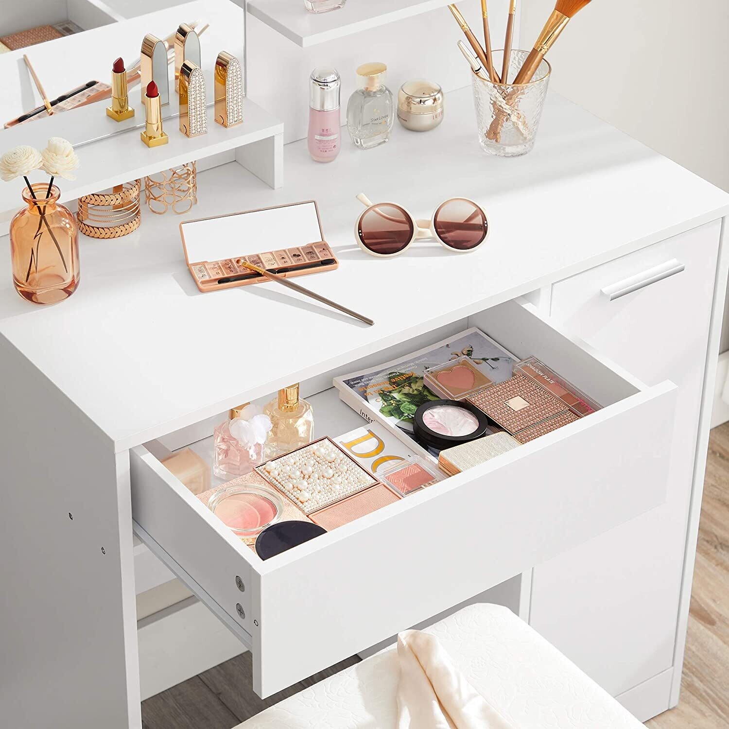Dressing Table with Mirror and Storage Compartment – Stylish Vanity Desk with Organized Storage for Bedroom or Dressing Room