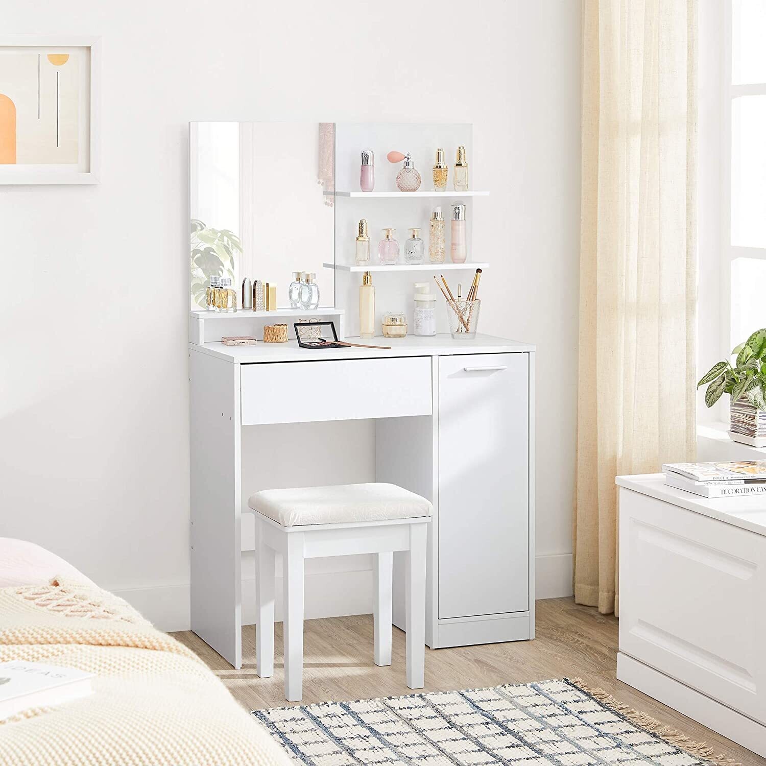 Dressing Table with Mirror and Storage Compartment – Stylish Vanity Desk with Organized Storage for Bedroom or Dressing Room