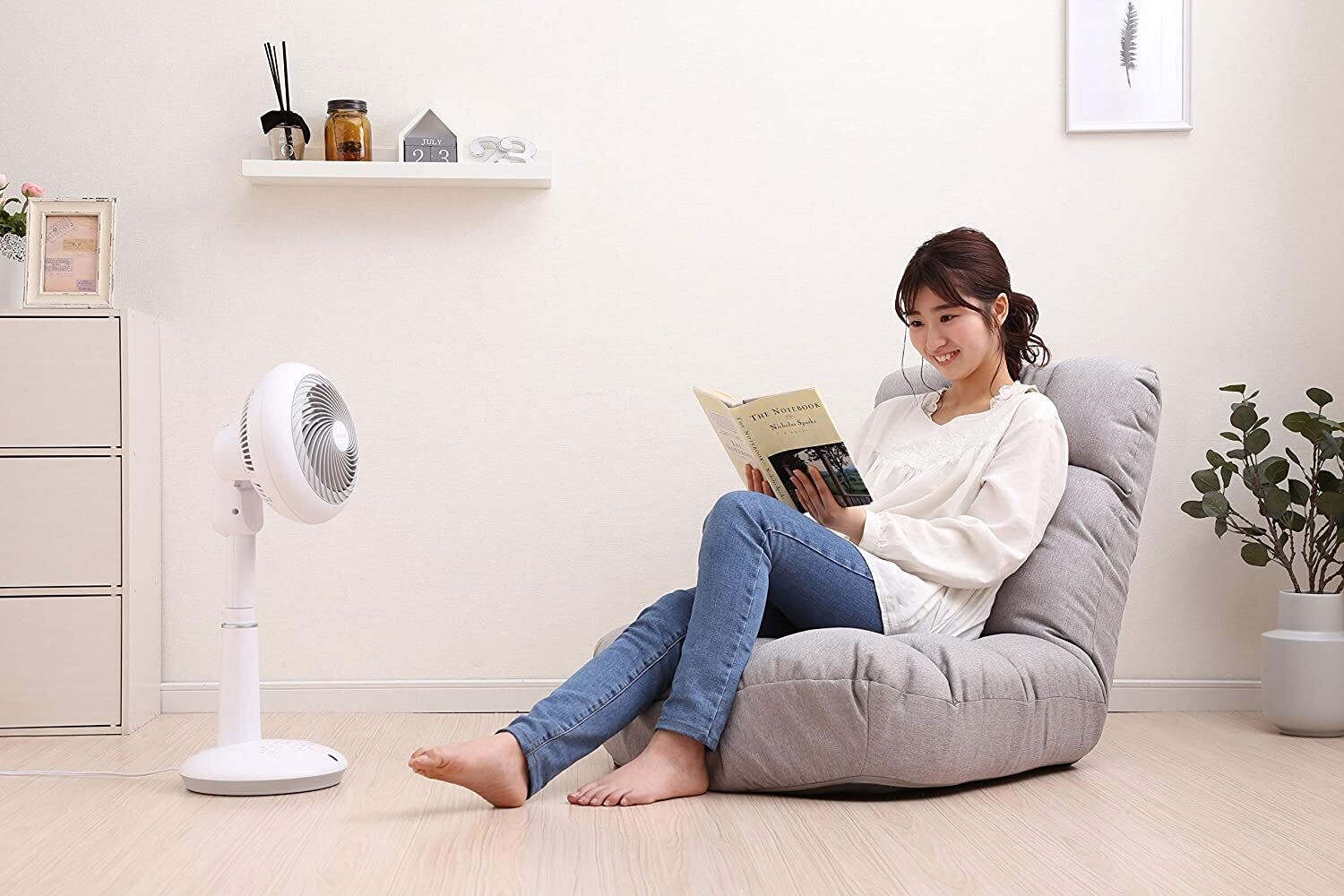 Ultra powerful &amp; quiet pedestal fan, 37m², Range 31m, Multi-directional oscillation, Remote control, DC motor, Living room