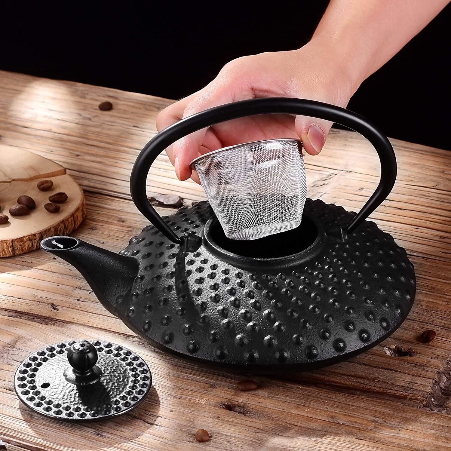 Japanese Cast Iron Teapot with Stainless Steel Infuser for Premium Tea Brewing and Elegant Serving