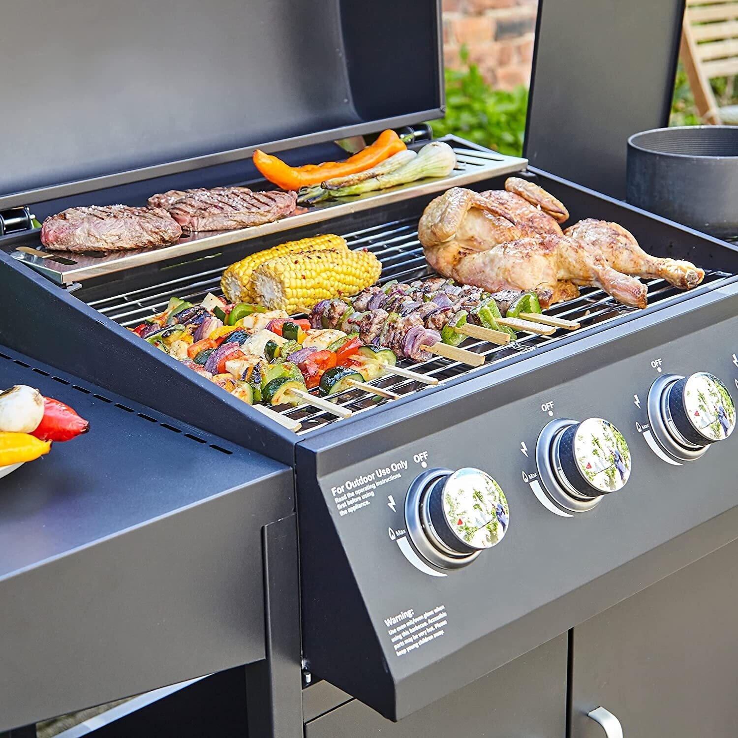 Outdoor Garden BBQ Grill with 4 Burners and 1 Side Burner in Gas
