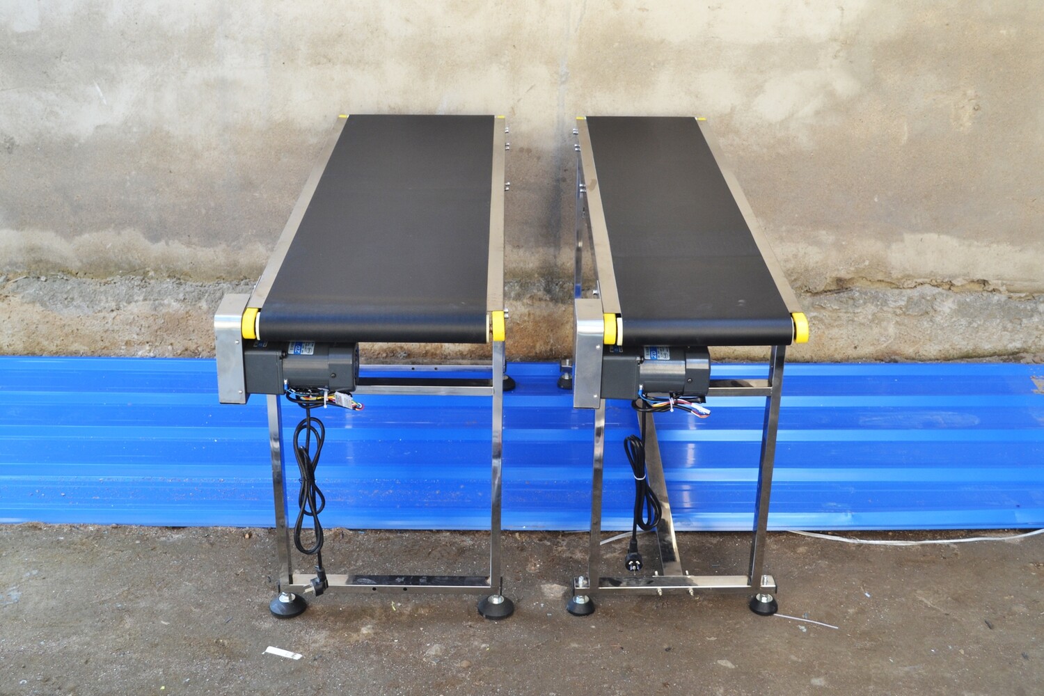 Commercial Steel Conveyor Belt Machine – Automatic Electric Conveyor with Adjustable Guardrail, 200-500mm Width, Ideal for Efficient Material Transport