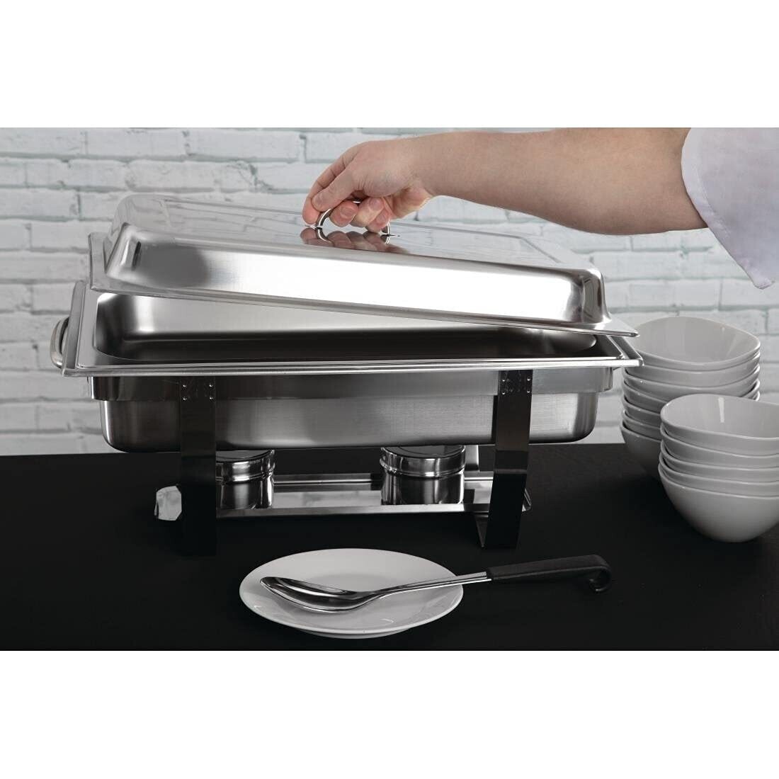 4-Piece 9-Liter Stainless Steel Chafing Set - Includes Heat-Isolating Lid, Twin Burners, and Convenient Carry Handles for Effortless Serving