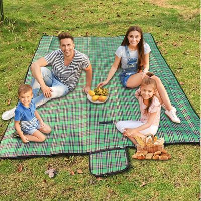 Armo Extra Large Waterproof Picnic Blanket 200 × 200cm Green Tartan