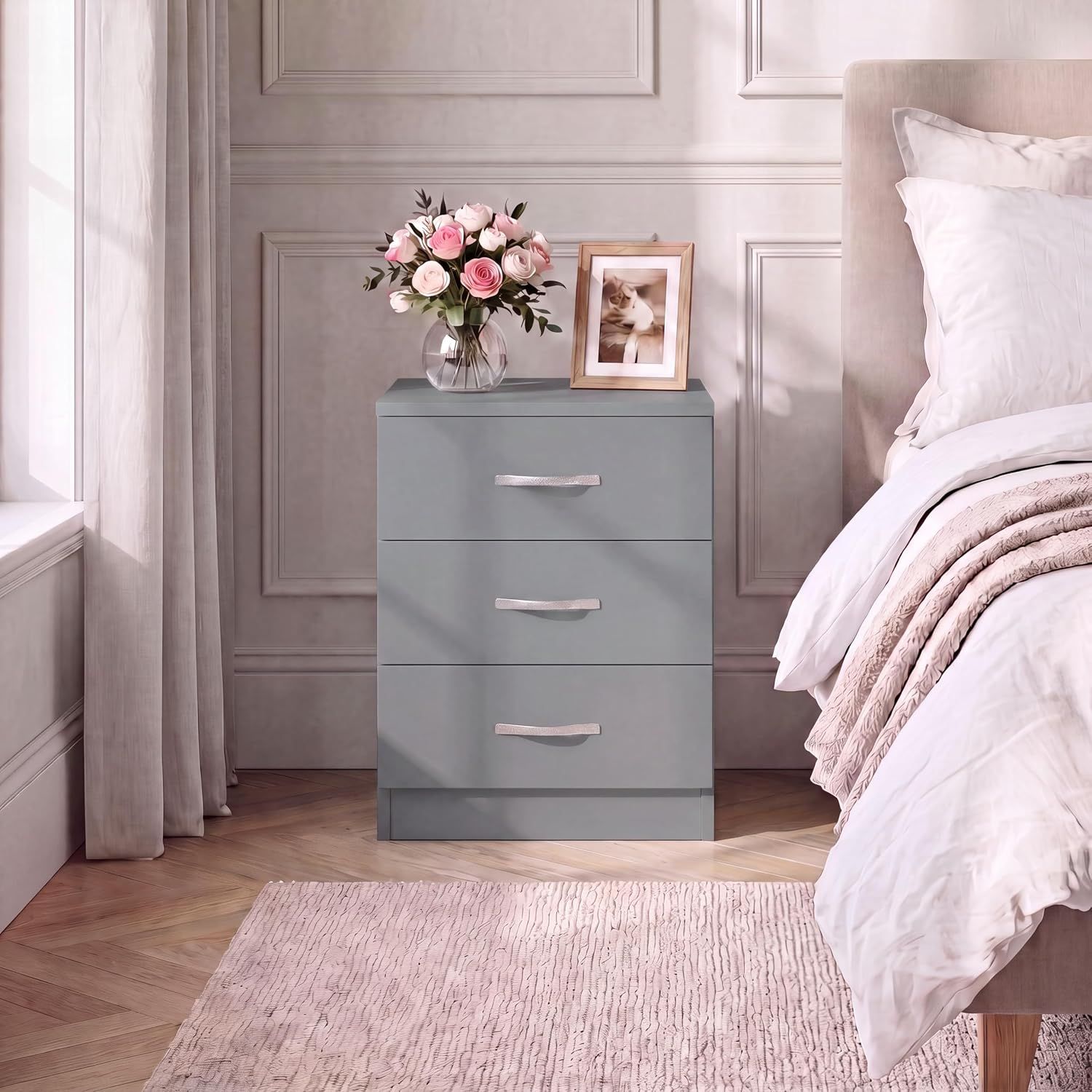 Simple 3-Drawer Bedside Chest – Modern Bedroom Nightstand with Spacious Storage