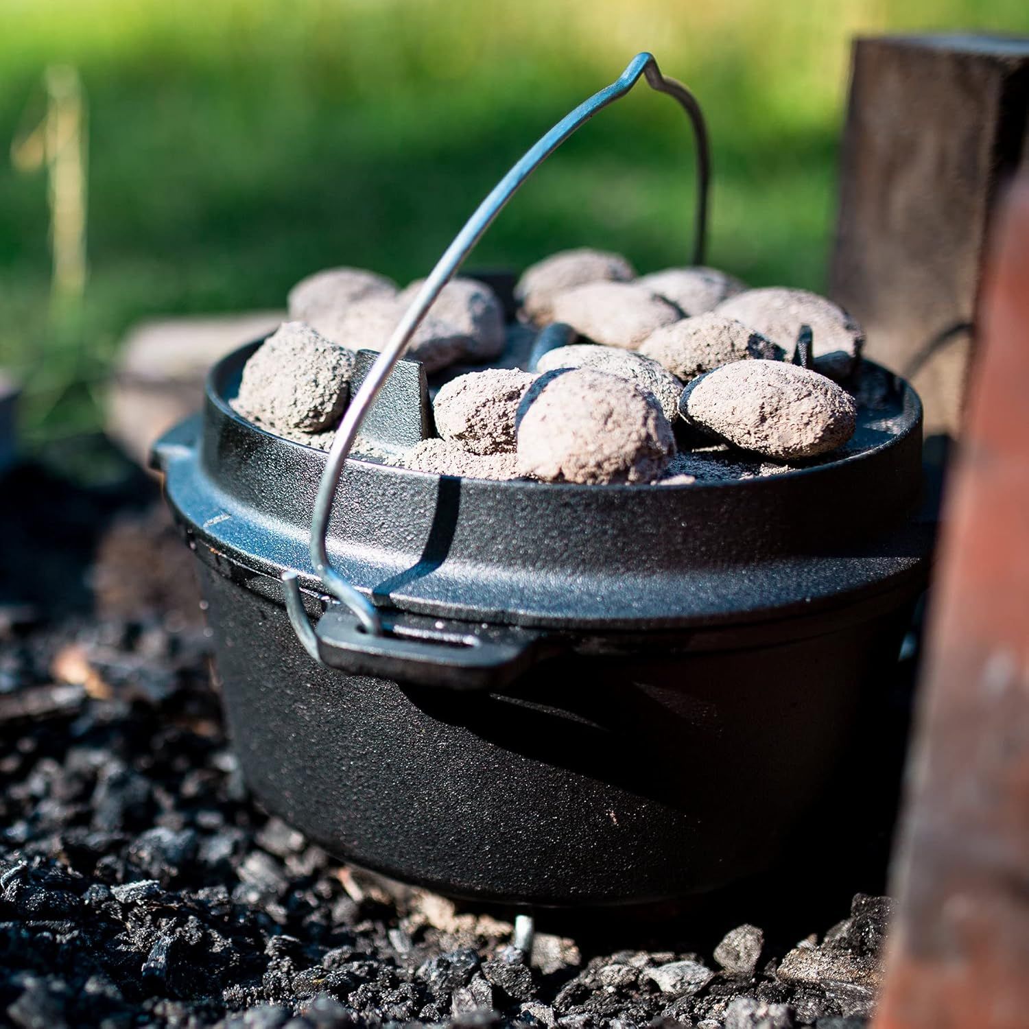 Ready-Baked Premium Cast Iron Dutch Oven – 4.2L with Lid &amp; Feet
