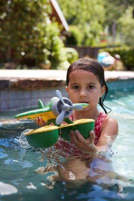 Green Toys Seaplane Bath Toy – Recycled Plastic Water Toy for Babies &amp; Toddlers