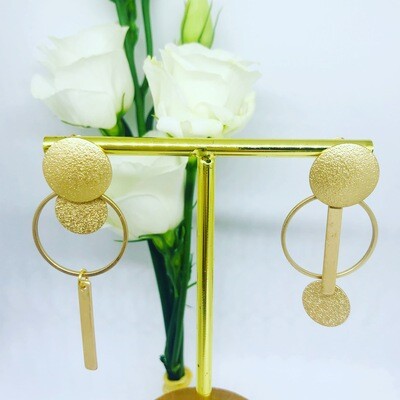 Asymmetric earrings gold