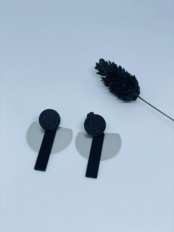 Earring Black &amp; Silver