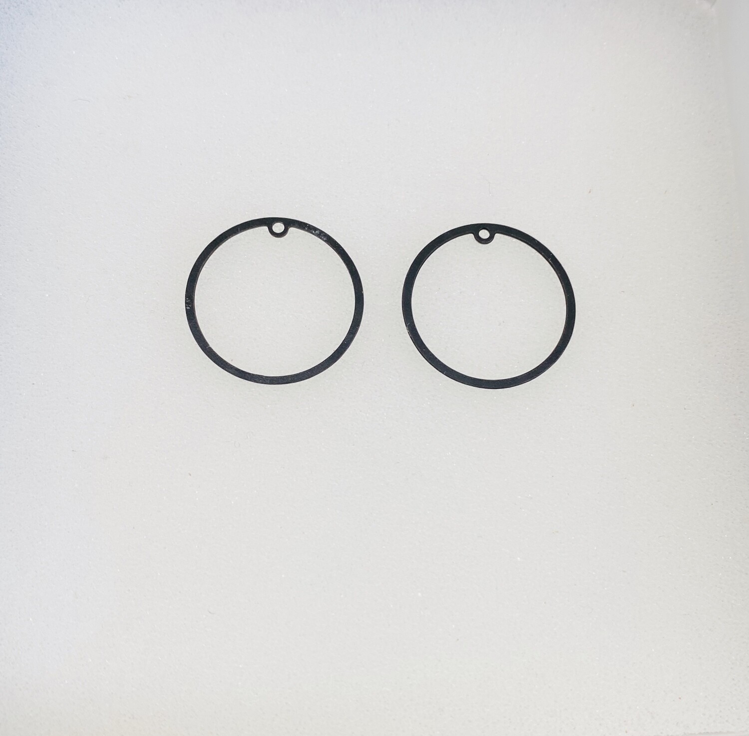 Pendant small circle Black