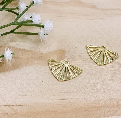 Pendant Shield Gold