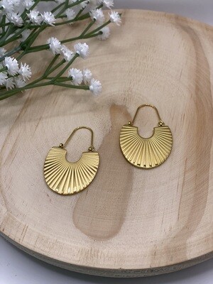 Earring Handsome Helen Gold