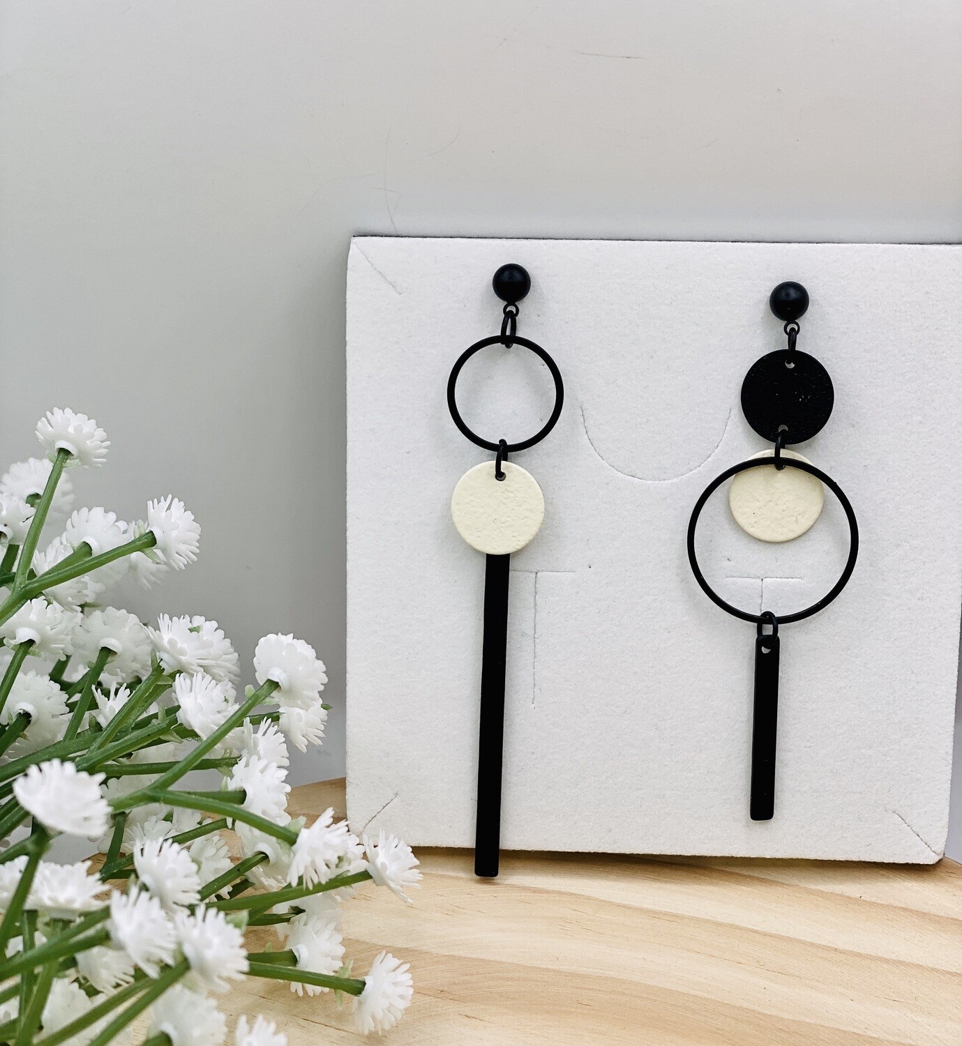 Earring Special Sandy, Colour: Black- Ivory