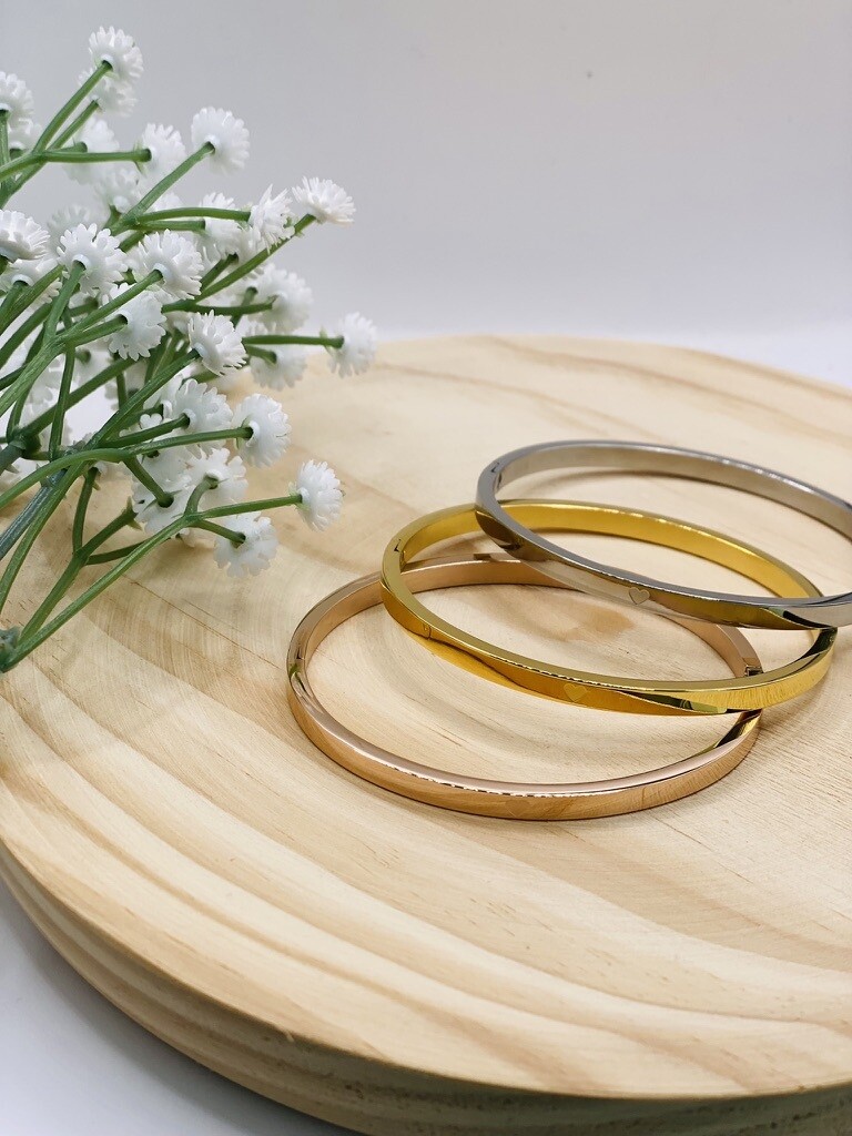 Bracelet (bangle) Heart