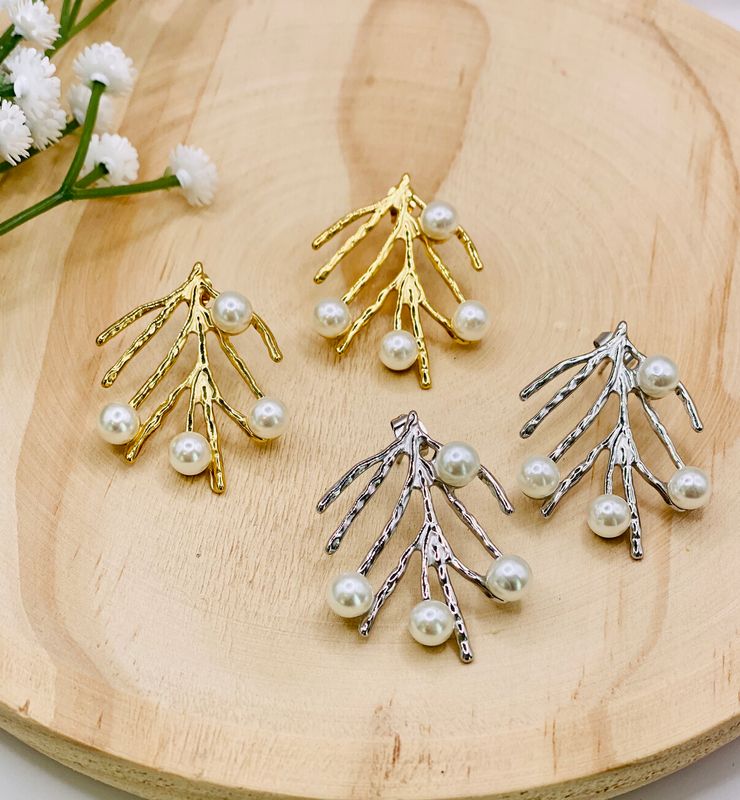 Earbranch with Pearls