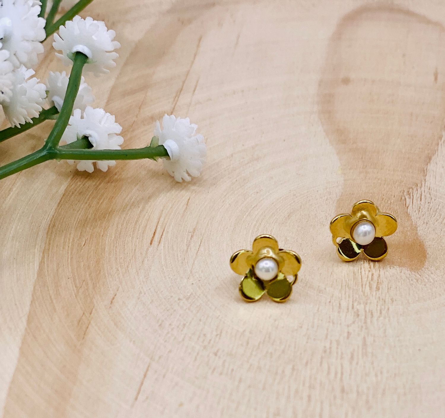 Earstud Flower with Pearl, Colour: Gold