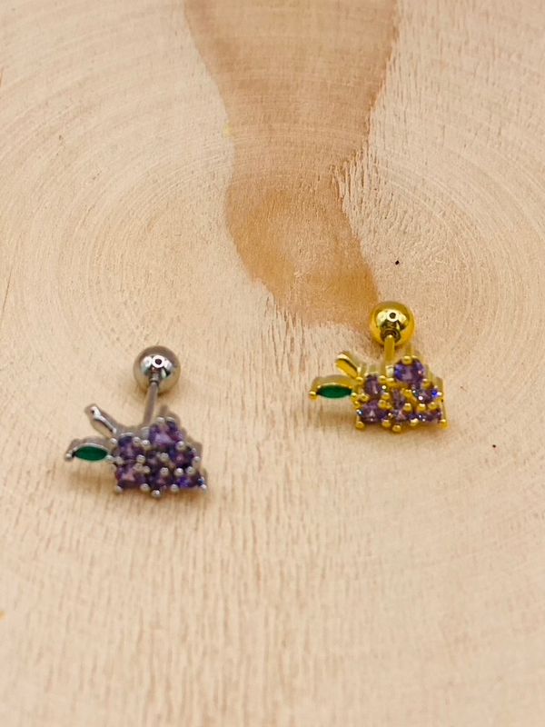 Earstud Grapes