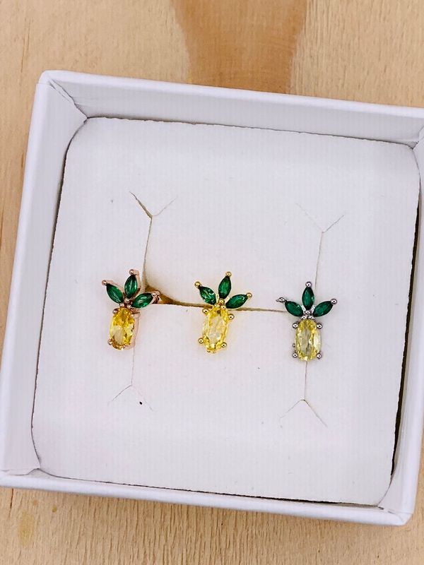 Earstud Pineapple