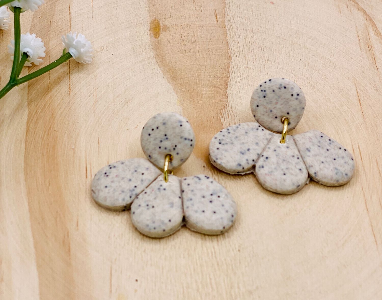 Nature Earring Lotus, Colour: Beige