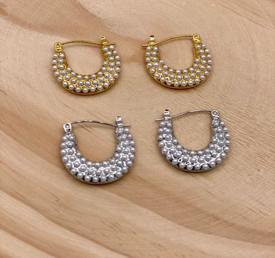 Pearly Sky Earring (rounded)