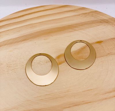 Pendant Golden Shiny Oval
