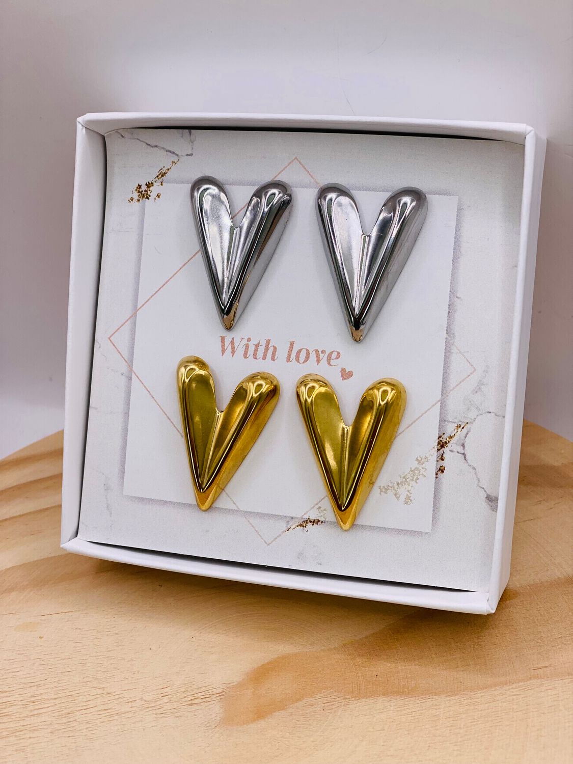 Gift Box &#39;With love&#39; Earstuds Heart