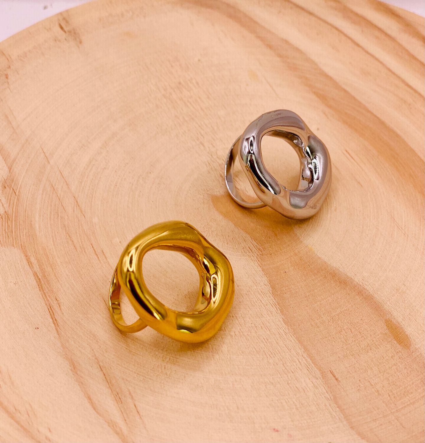 Oval Ring