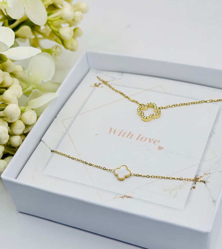 Elegant Clover Gift Box Gold (Necklace &amp; Bracelet)
