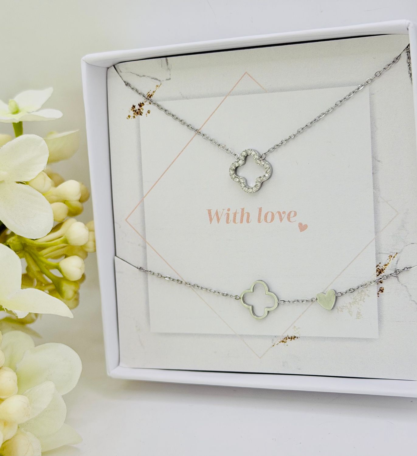 Elegant Clover Gift Box Silver (Necklace &amp; Bracelet)