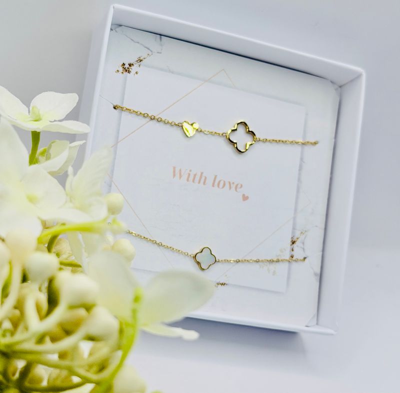 Love &amp; Clover Gold Bracelet Duo