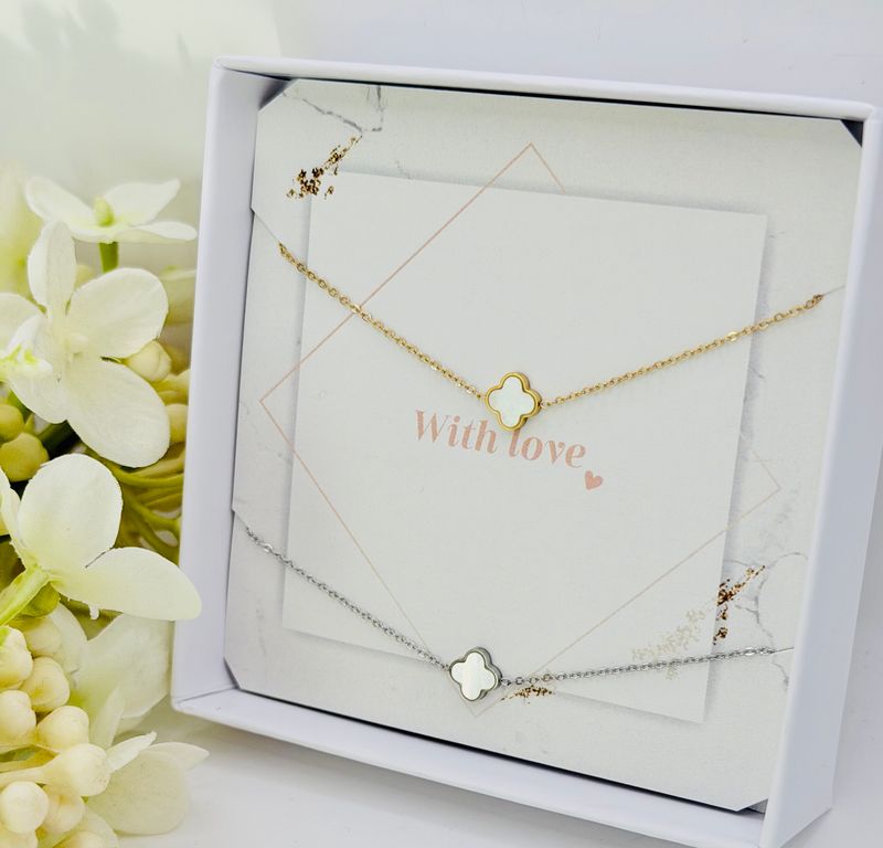 Clover  Bracelet Gift Box