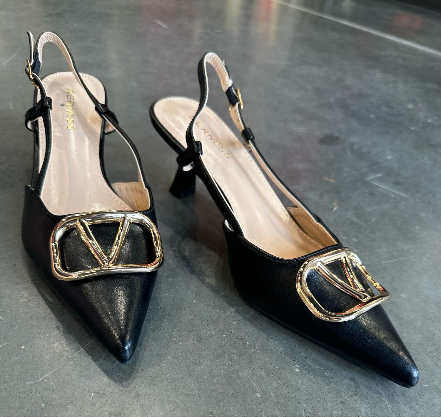 V Kitten Heel-Blk