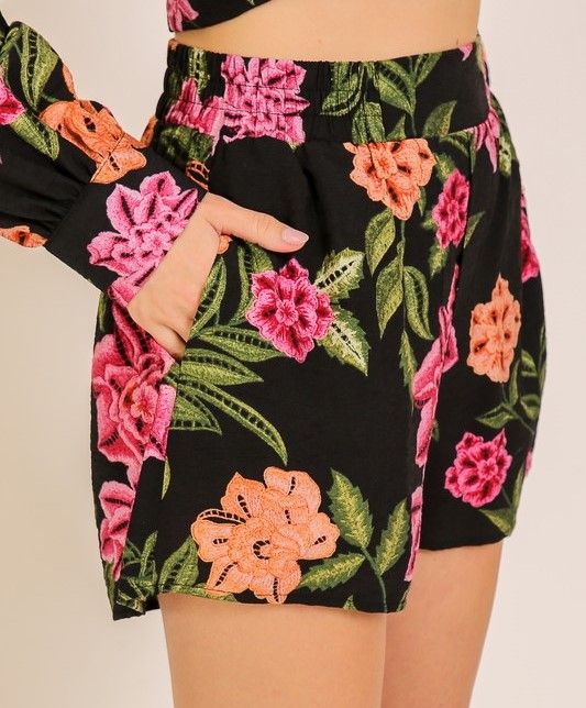 Tropical Isle Flowy Short-Blk