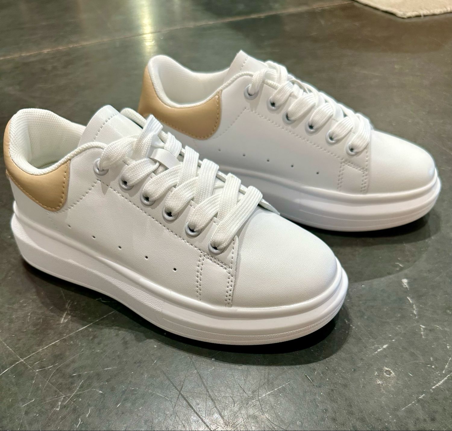 Queenie Sneaker-Beige