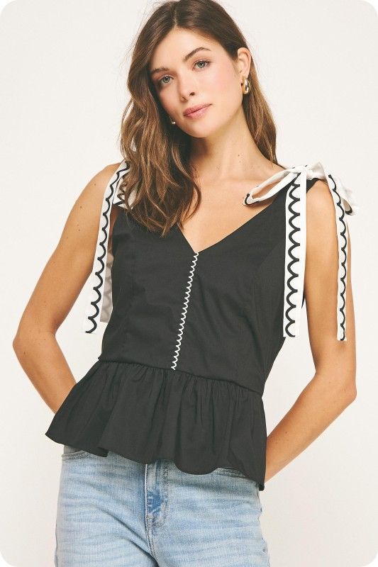 Kay Scallop Top-Blk