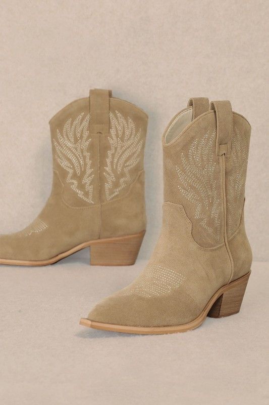 Claire Boot-Tan