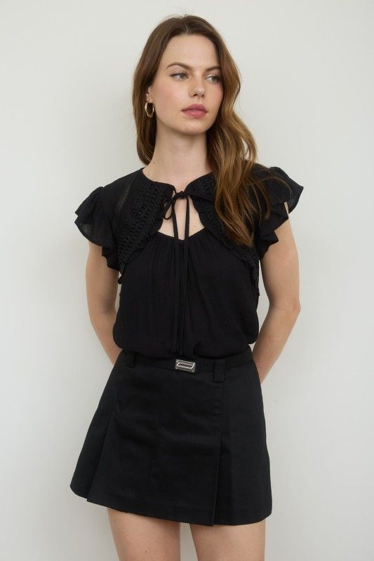 Kaci Keyhole Blouse-Blk