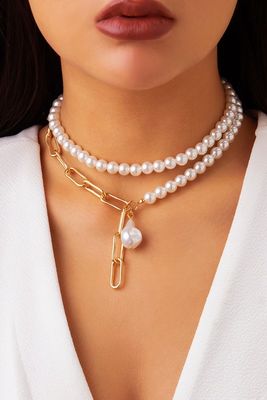 Dos Pearl Necklace