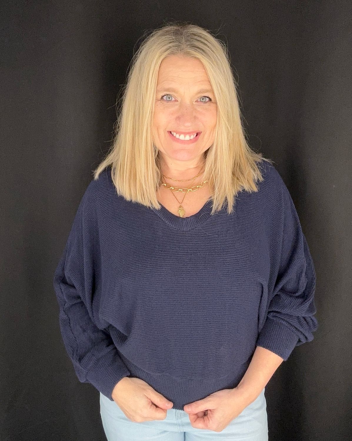 Shannon V Neck-Navy