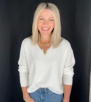 Kally V Neck Sweater-Wht