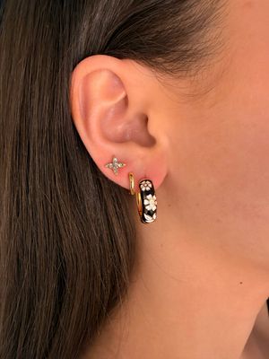 Floral Enamel Huggie-Blk