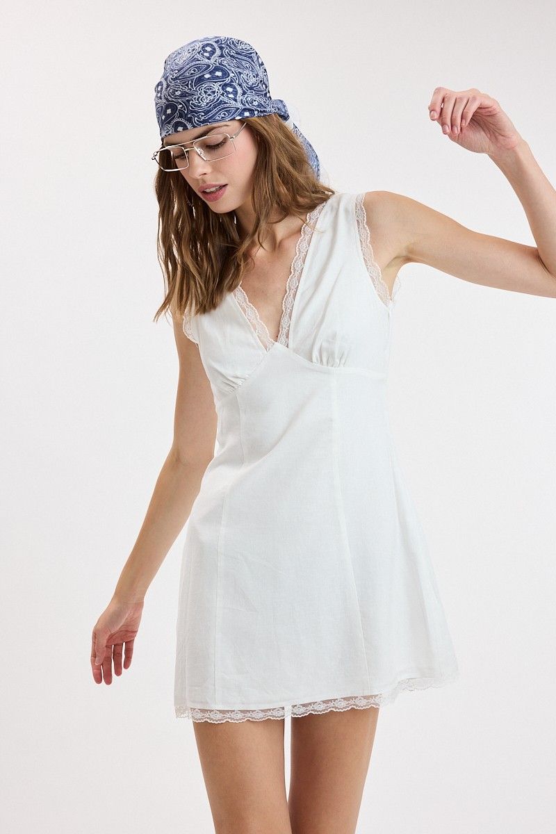 Rainy Lace V Neck Dress-Wht