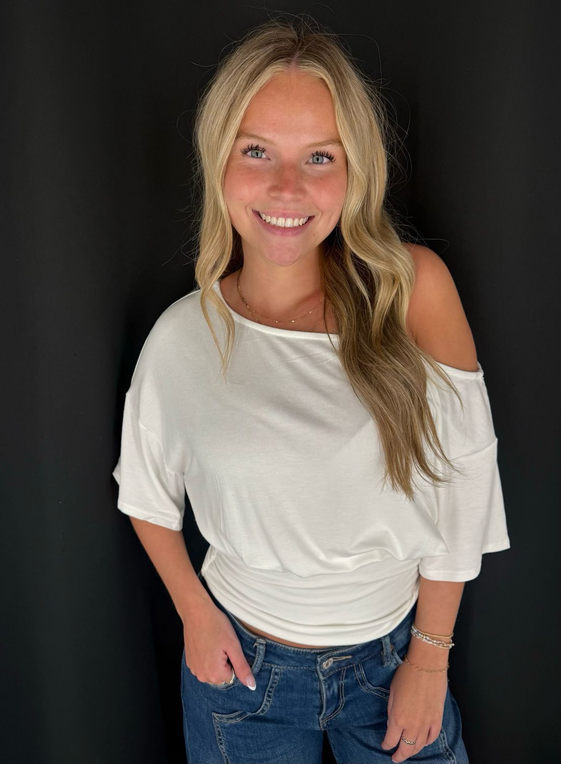 Janie Off Shoulder Top-Wht