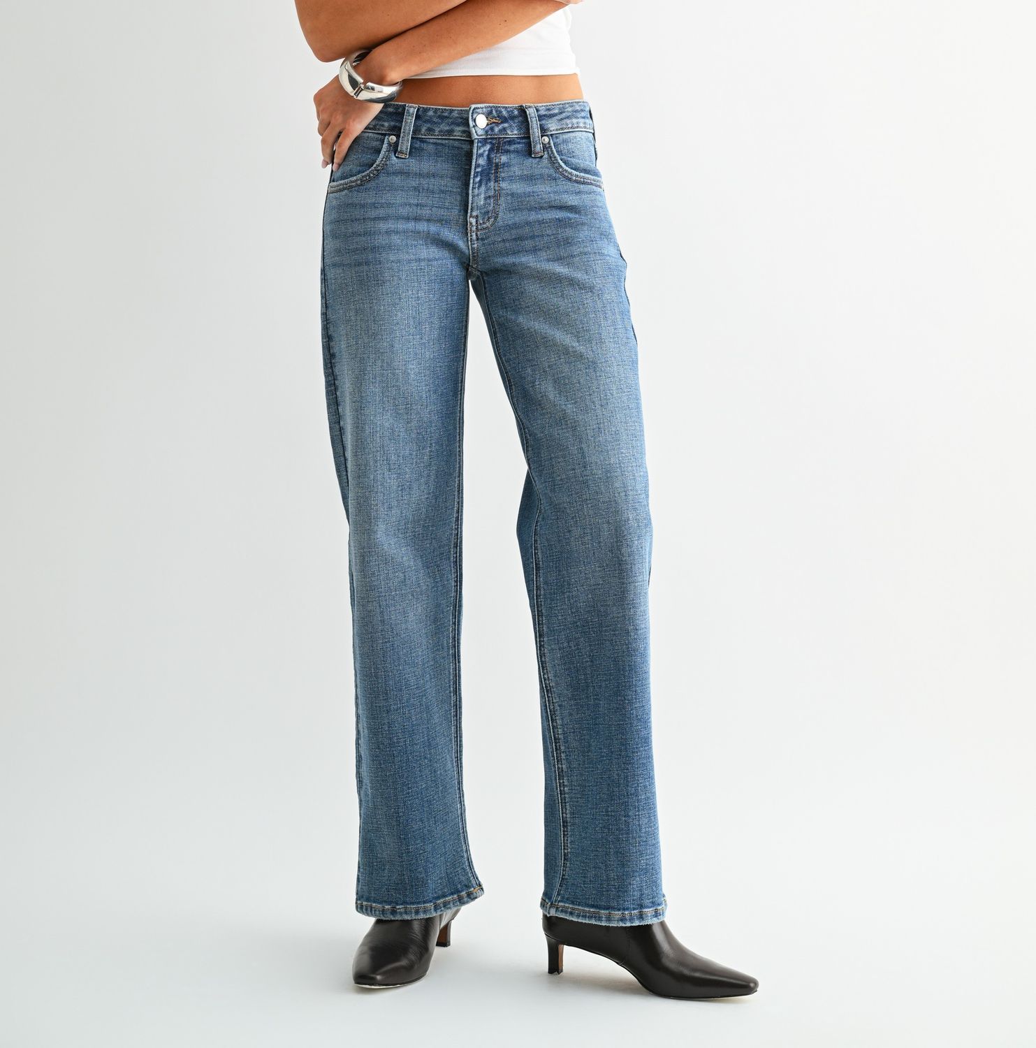 Med Wash Lo Rise Skater Jean