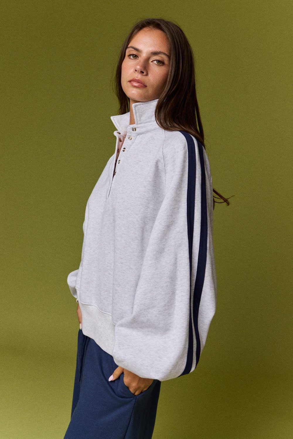 Stripe Shoulder Pullover-nvy