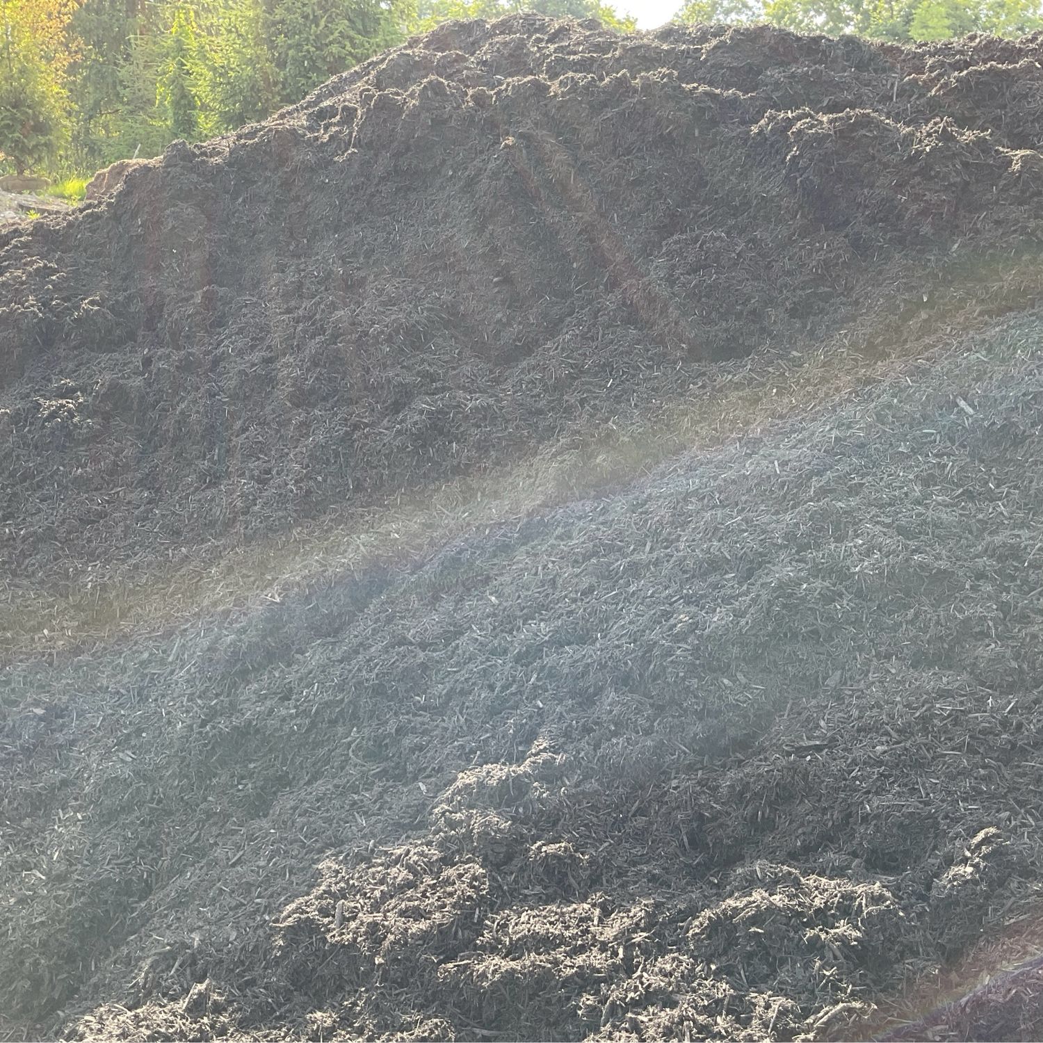 Bulk Mulch (BLACK Full Scoop) Triple Shredded