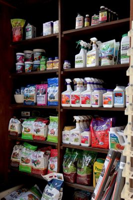Fertilizers, Lawn & Garden Supplies